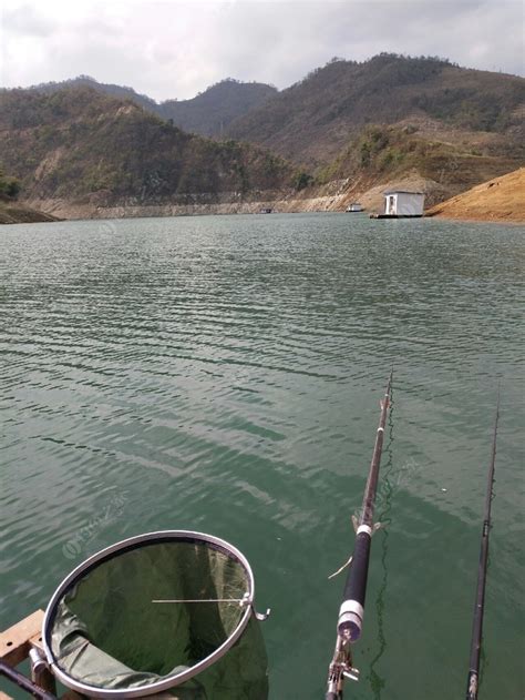 襄阳红水河水库钓鱼,九,望谟县_大山谷图库