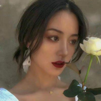 非主流照片做头像的女生