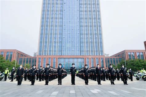 全市公安机关举行2022年国庆升旗仪式 - 苏州市公安局