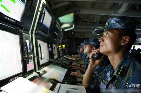 辽宁舰率6艘战舰出岛链 在台湾附近遭日舰机监视(图)_手机新浪网