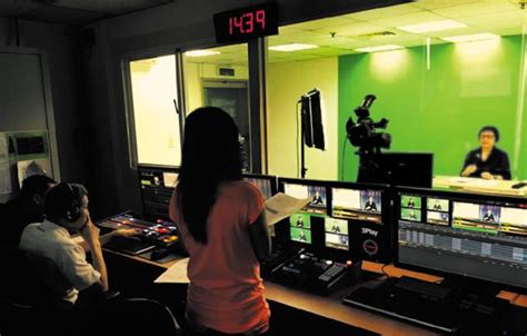 视频 | 如何录制市级网课？实地探访上海中小学“空中课堂”录制现场！ - 周到