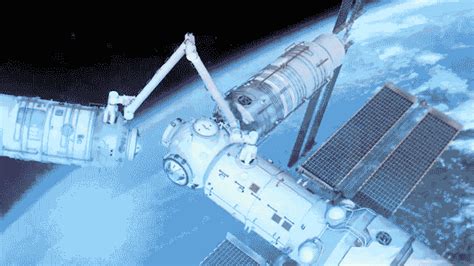 中国空间站机械臂有多牛？臂力25吨，自由爬行，还能剪太阳翼？|机械臂|空间站|实验舱_新浪新闻