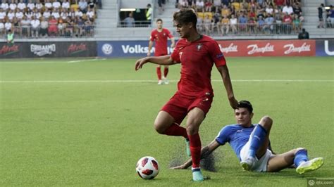 葡萄牙U19夺冠功臣费利佩 C罗偶像力量加持_球天下体育