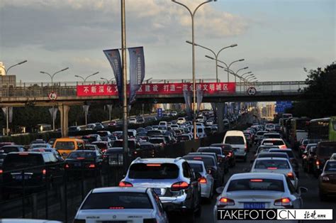 “拥堵回归” 周一早高峰北京已严重拥堵-千龙网·中国首都网