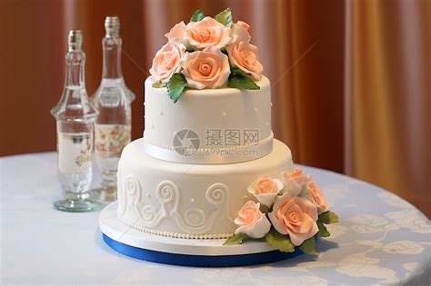 生日玫瑰花瓣蛋糕图片