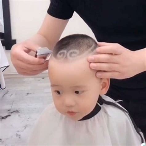 二月二，“剃龙头”！看江苏徐州的小朋友们剃头咯|车佳|剃龙头|理发_新浪新闻