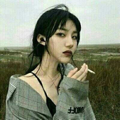 头像女生温柔孤独高冷