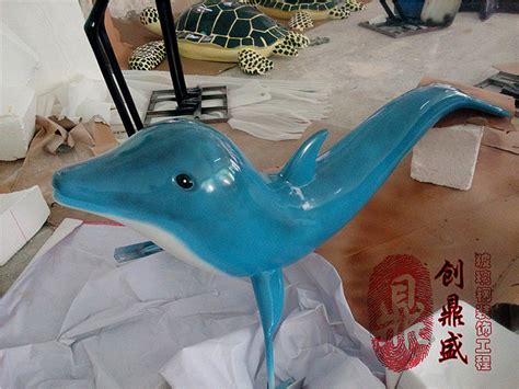 雕塑海豚高清图片下载_红动网