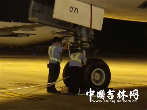 台风“烟花”来袭 南航计划取消25日在上海所有进出港航班