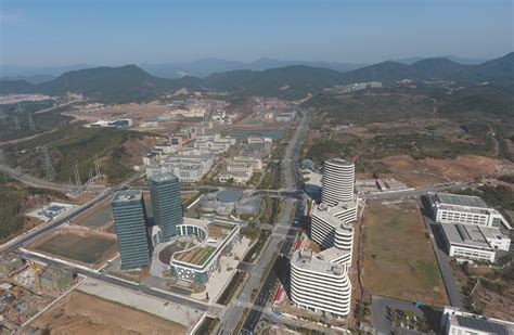 青山湖科技城国际物流中心项目加紧建设--今日临安