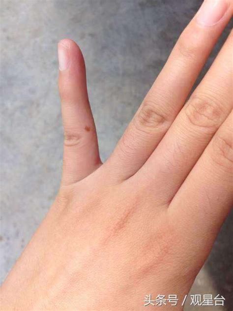 手相解说：食指和无名指一样长代表什么