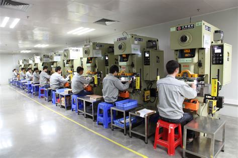 深圳FPC厂之FPC外形和孔加工的技术