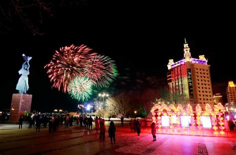 黑河市举行2023迎新年大型焰火活动