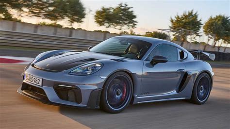 Behold: the new 493bhp Porsche 718 Cayman GT4 RS | Top Gear