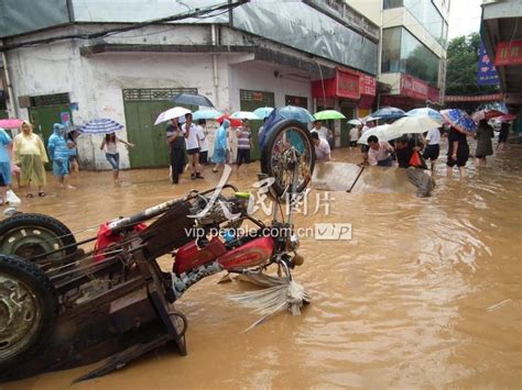 河南栾川遭遇特大暴雨袭击-人民图片网