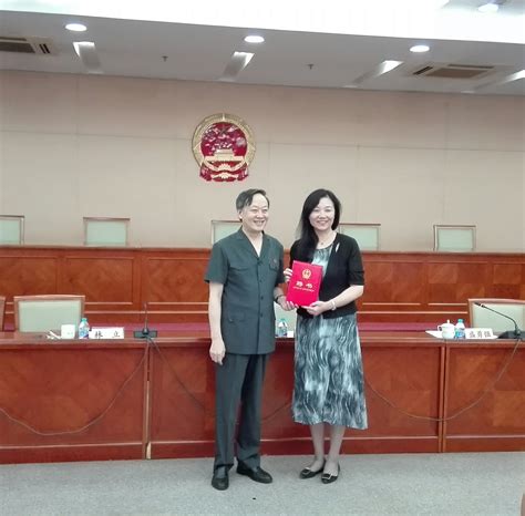 刘晓红教授、杨寅教授受聘为上海市高级法院特邀咨询员