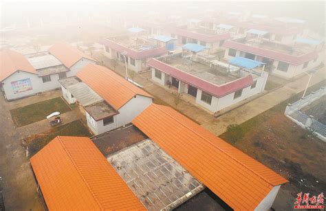 邵阳县安置贫困户、无房户、危房户异地搬迁住新房 - 焦点图 - 湖南在线 - 华声在线
