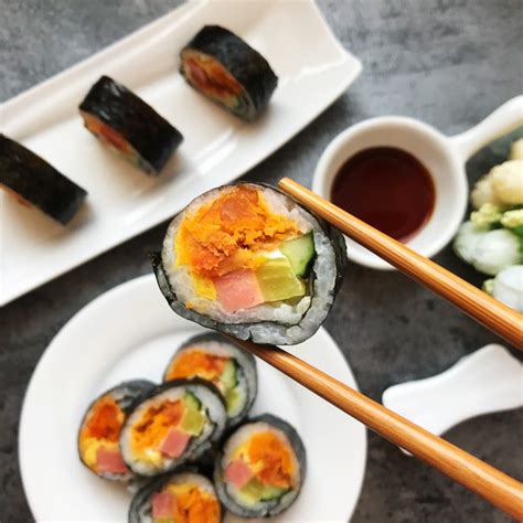 【肉松蛋黄寿司的做法步骤图，怎么做好吃】红豆哈司_下厨房