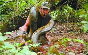 美一男子欲在亚马逊雨林表演“蟒蛇吞活人”(图)|节目|栏目组_凤凰资讯