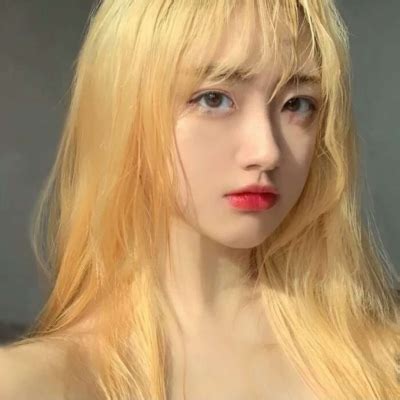 女生头像温柔忧郁真人