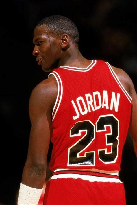 篮球：乔丹92年奥运会非人类扣篮集锦，扣篮都这么美，魅力闪耀全场_腾讯视频