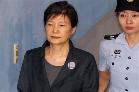 朴槿惠入狱迎来2周年，朴槿惠案是不是历史性审判？__凤凰网