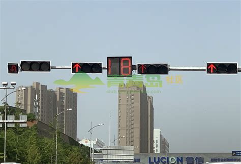 路口掉头规则详解，标牌标线信号灯是这样配合的，看懂了不扣分_车辆