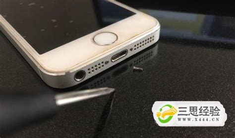 iphone电池更换新手教程(原来苹果手机换加密电池这么简单)_斜杠青年工作室