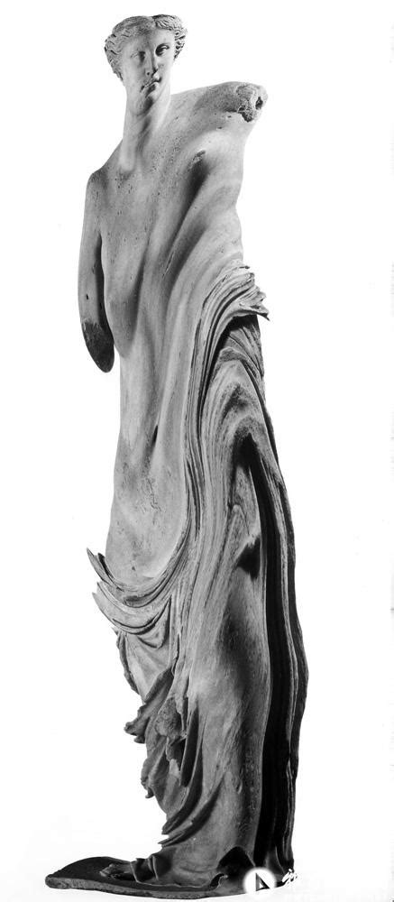 创意维纳斯艺术雕像北欧人物玻璃钢雕塑样板房酒店售楼处软装摆件-美间设计