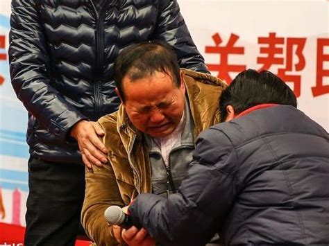 江西上饶5岁男孩遭拐卖“25年后找到父母 认亲现场感人！”_视频_长沙社区通