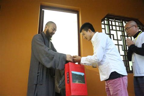 贺怀民：居士长住寺院，如何处理居士与寺院、在家人与出家人、修学与工作的关系--四柱八字,命理,八字命理,六爻占卜-寅午文化