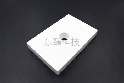 耐磨陶瓷板在防城港矿砂堆场落料管上的应用案例-武汉东臻科技有限公司