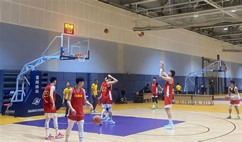 中国男篮最新消息：17分赢上海，郭艾伦表现最佳，乔帅带16人出征