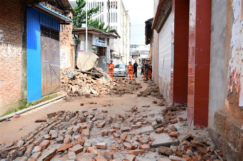 震感强烈！云南通海发生5级地震致8人受伤 有房屋倒塌|云南|地震|通海_新浪新闻