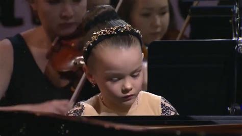 我的追梦年华：钢琴天才少女李佳忆首次曝光成长之路 - 知乎