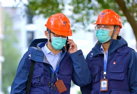 图片故事：在高温下战斗的四川电信人 - 资讯 - 华西都市网新闻频道