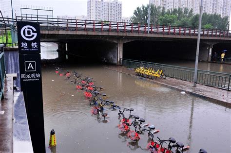 北京遭遇历史罕见特大暴雨 全市平均降雨量331毫米_北京时间
