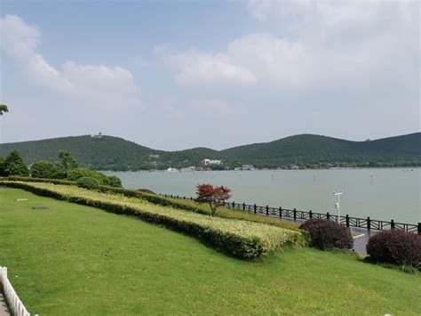 【携程攻略】江苏云龙湖景点,位于徐州城南，为省级风景名胜区。5.8平方公里的湖面上波光浩渺，三…