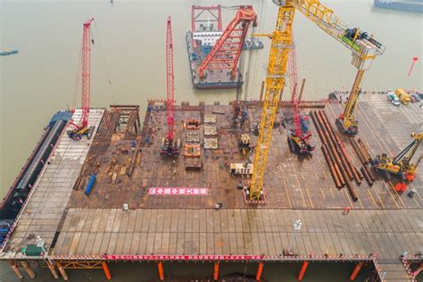 世界首座双层斜拉-悬索协作体系大桥——G3铜陵长江公铁大桥开建