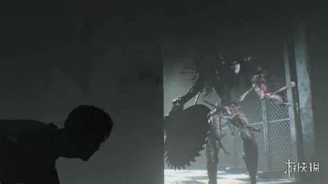 《恶灵附身2》最新演示 男主被电锯怪追杀夺路狂奔_3DM单机