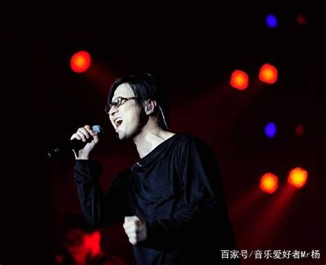 汪峰526杭州演唱会——有“岁月”！还有“变形金刚”？_爱地人_新浪博客