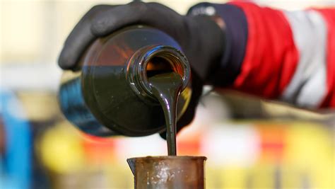 原油收盘(11.12)︱ 纽约期油收跌3.43% 创八周新低