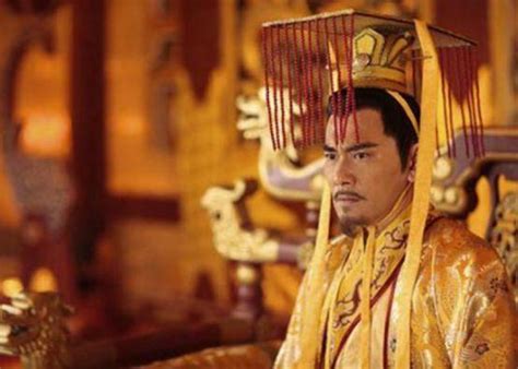 影视剧中皇帝自称朕的做法，大部分都是错的，都是被清朝带偏的