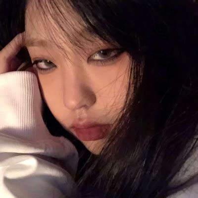 女生头像温柔带丧