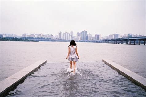 独身主义在韩国流行开来，摄影师拍下了年轻人的孤独-影像中国网-中国摄影家协会主办