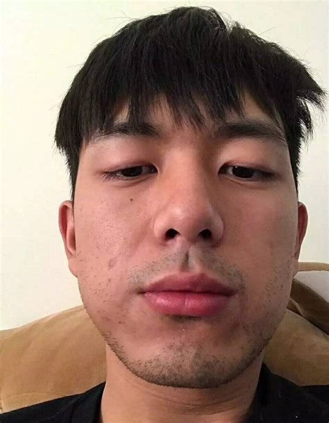 帅气大叔自拍照图片