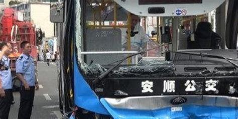 21人死亡，贵州公交车坠湖，遇难者身份曝光引网友落泪：2020，活着就好！ - 知乎
