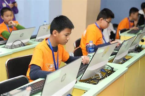 开屏新闻-五华区青少年科技创新评比展示活动开幕