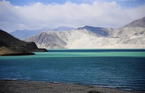 新疆帕米尔高原上的珍珠——布伦口白沙湖