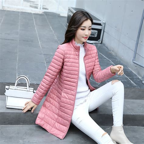 羽绒服甜美女生头像图片